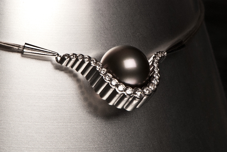 Black Pearl and diamond Necklace